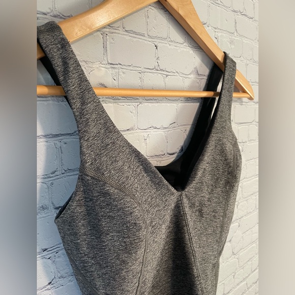 Lululemon Contour Tank - Picture 5 of 14